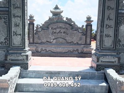 Cong da vao lang mo va buc Cuon thu da dep
